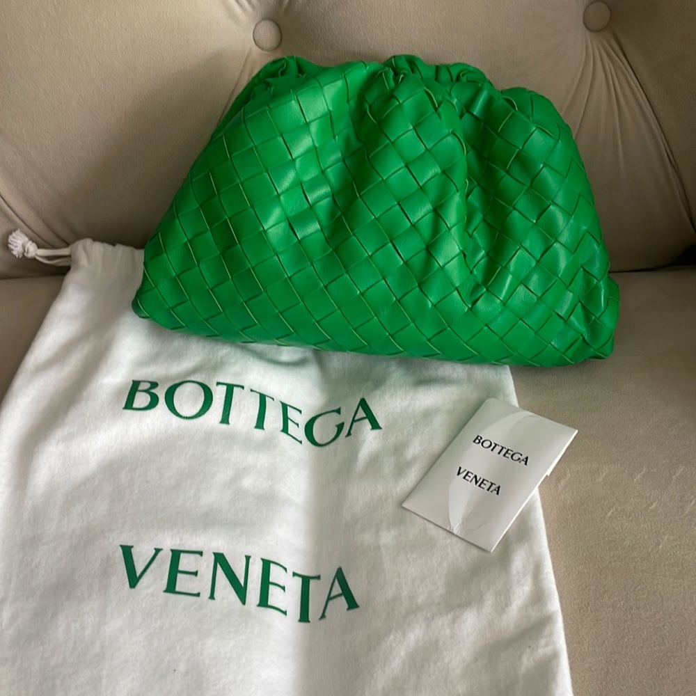 Bottega Veneta Teen Intrecciato Leather Pouch Green Parakeet NWT MSRP $3600